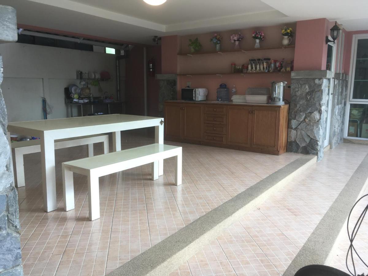 Triple Palms House Hotel Chiang Mai Buitenkant foto